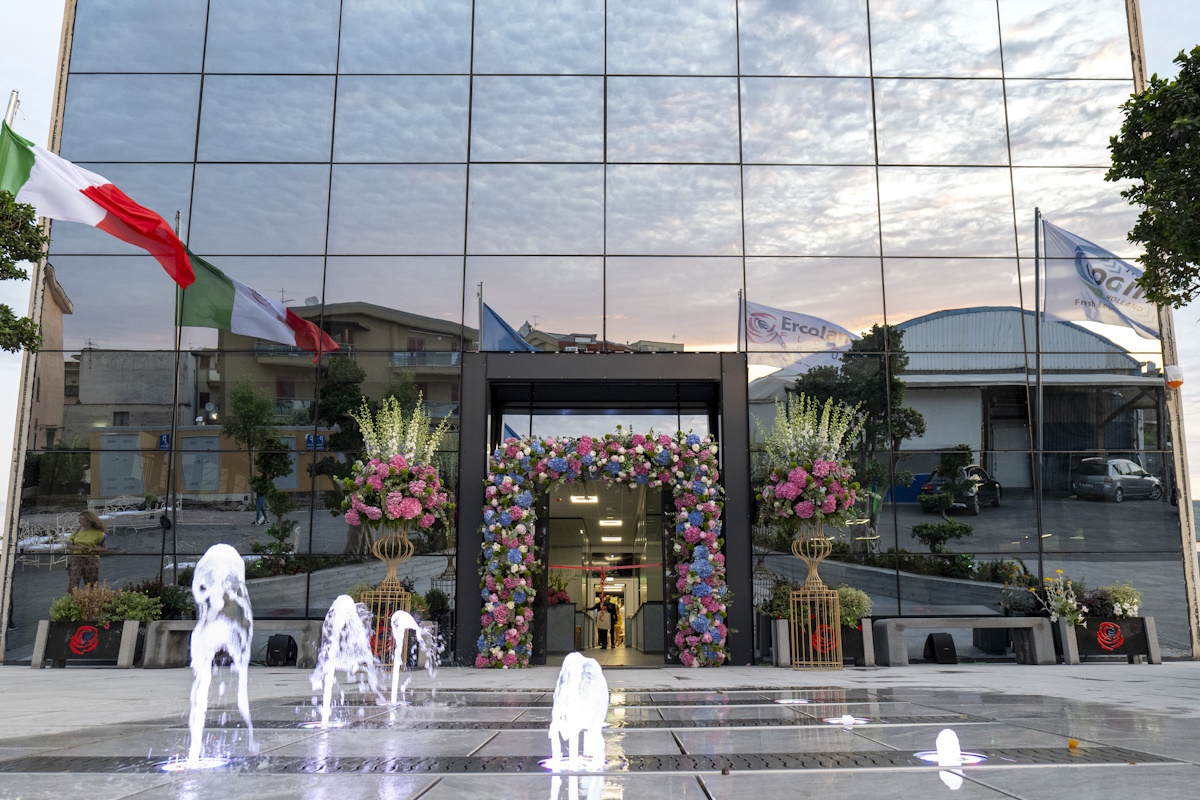 Nuova Sede Ercolano Flora, ingrosso fiori, piante, e forniture per fioristi